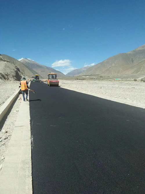 西藏日喀则公路建设