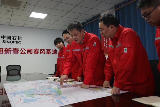 胜利油田新春公司大漠腹地保上产(图1)