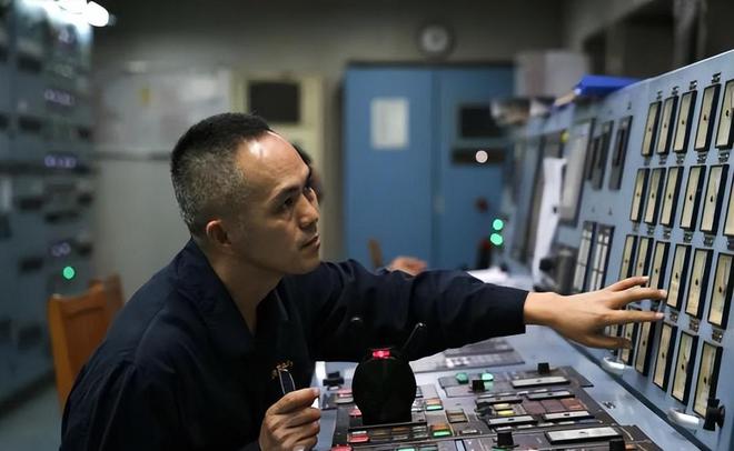 中国唯一的“海上铁路”火车到底是怎么过海的？看完不得不佩服(图9)