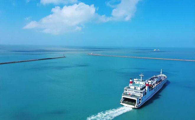 中国唯一的“海上铁路”火车到底是怎么过海的？看完不得不佩服(图8)
