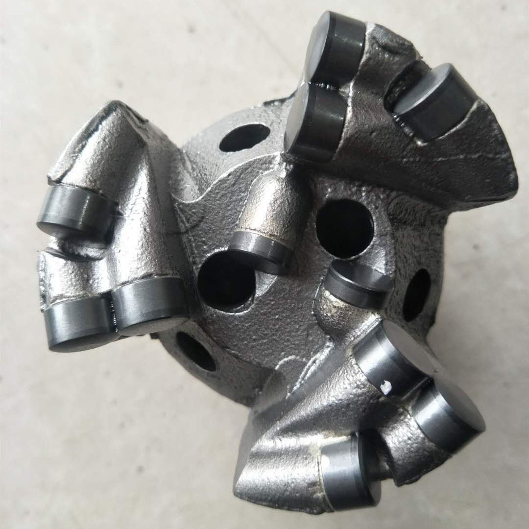 博深股份：公司的金刚石工具产品包括金刚石圆锯片、薄壁工程钻头、磨盘等(图1)