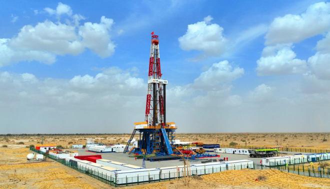 千万“磕头”机造福国人！寸草不生的克拉玛依地下全是石油资源(图7)