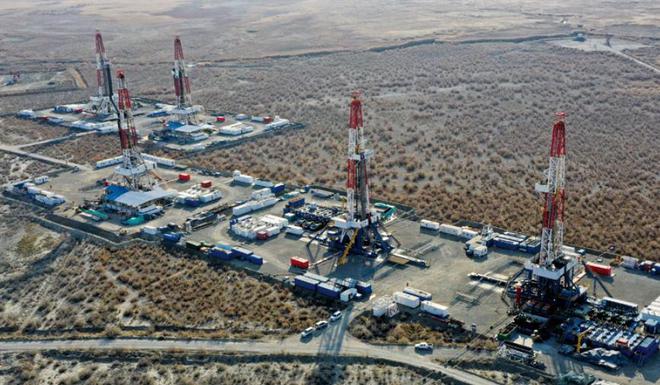 千万“磕头”机造福国人！寸草不生的克拉玛依地下全是石油资源(图10)