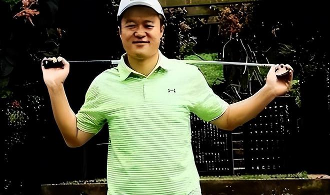 非洲土皇帝王垚：妻妾成群生活还奢靡为啥却屡次获官媒表扬？(图2)