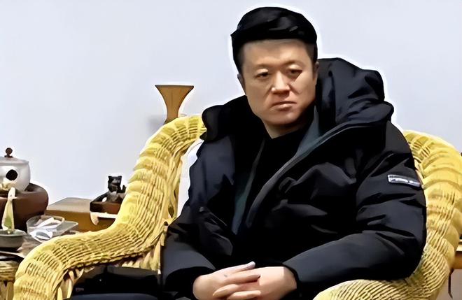 非洲土皇帝王垚：妻妾成群生活还奢靡为啥却屡次获官媒表扬？(图5)