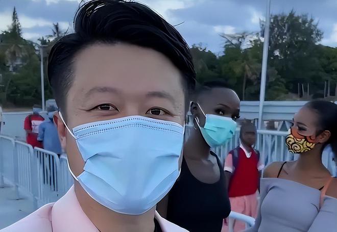 非洲土皇帝王垚：妻妾成群生活还奢靡为啥却屡次获官媒表扬？(图19)