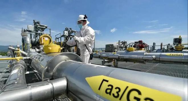 美国离间计惨遭打脸！乌高官直言：北溪二号恢复撼动不了中俄关系(图2)