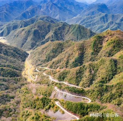 耗资40亿！上万中国人在秦岭上“掏”了一个洞搞出一个世界之最(图1)