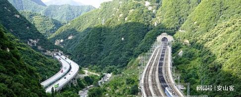 耗资40亿！上万中国人在秦岭上“掏”了一个洞搞出一个世界之最(图27)