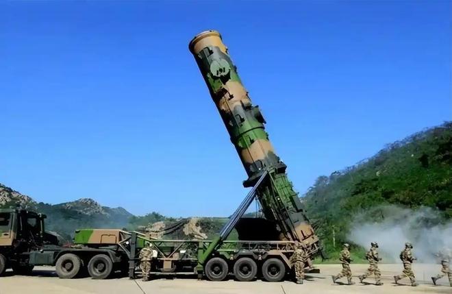中国钻地弹与美国GBU-57一决高下东风-15“钻地王”名副其实(图9)