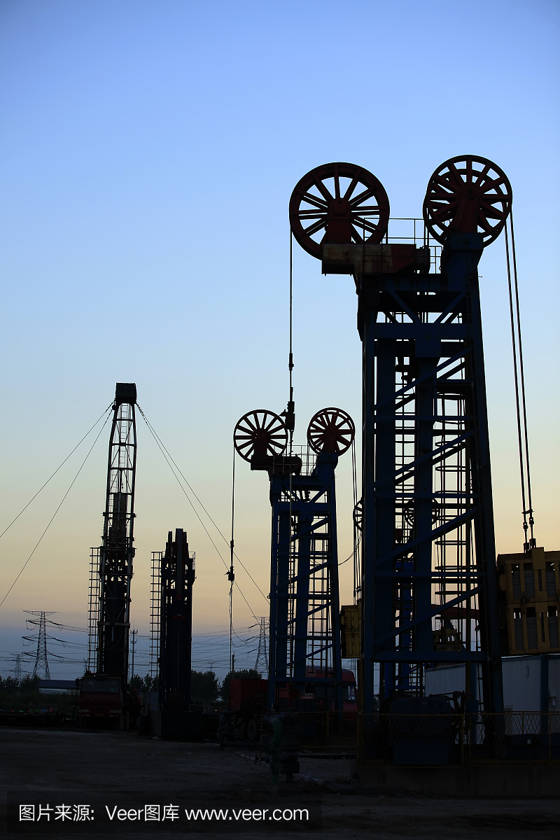 钢铁侠原型启示录：霍华德·休斯的投资传奇与警示(图1)