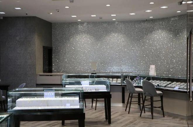 3窃贼策划一年骗走超稀有粉钻！警方8小时就破案可以！(图3)