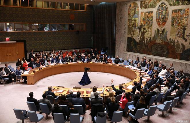 美军8艘战舰逼近委内瑞拉中国一台设备送达五角大楼沉默了(图8)