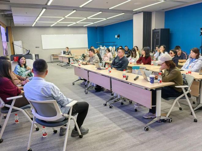 出海进入“深水区”精准场景与高效客户挖掘成核心引擎 极新出海系列公开课回顾(图1)