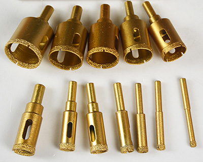 华大超硬取得屋顶型金刚石钻头专利使得屋顶型钻头部的接触面积更小从而不易打滑偏移提供稳定的切削接触面(图1)